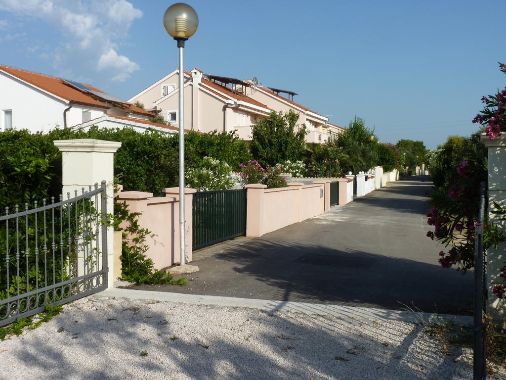 Apartments Villa Marnii Kozino Exterior photo